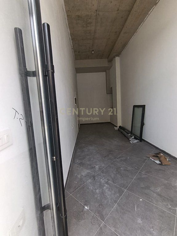 Ambient Komercial për Qira – Rruga Karl Gega 1,200 € /Muaj