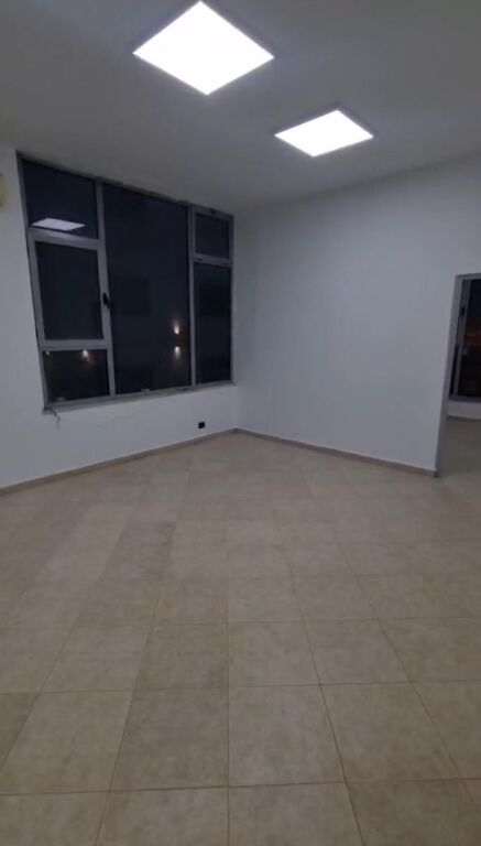 Affitto | Ambjent Biznesi | Rruga Myslym Shyri | 960 €/mese