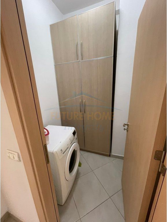 Qera, Apartament 2+1+2+Post Parkimi, Komuna e Parisit, Tiranë.