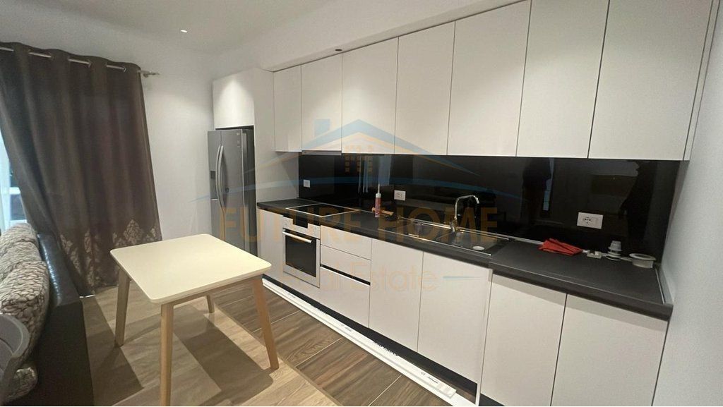 Qera, Apartament 2+1, Rruga 5 Maji, Tirane