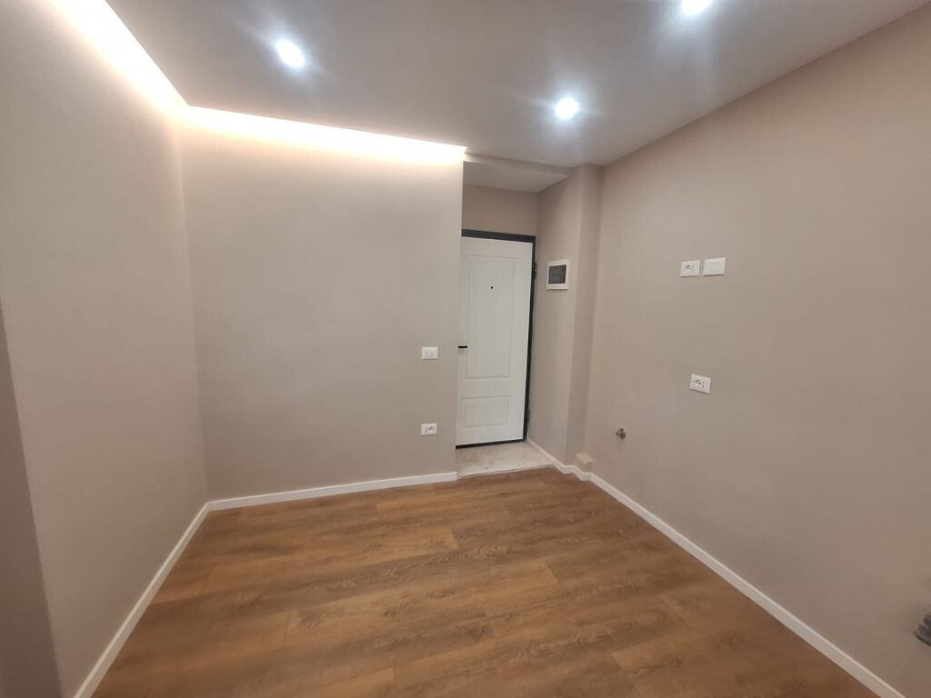 Apartament 1+1 per zyra tek Mine Peza