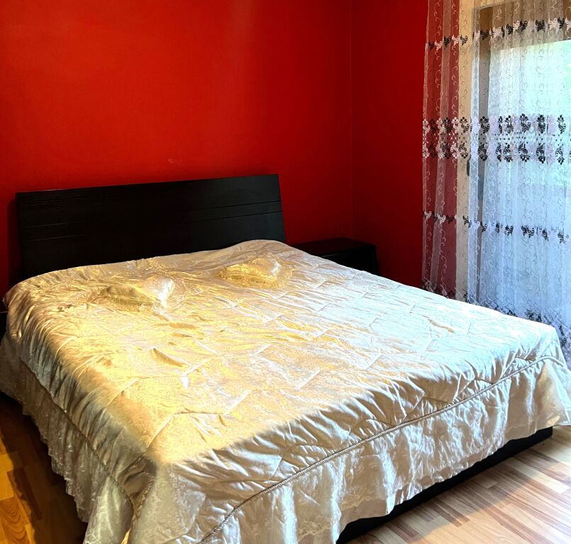 JEPET ME QERA 2+1+PARKIM FUSHA E AVIACIONIT 550EURO OKAZION