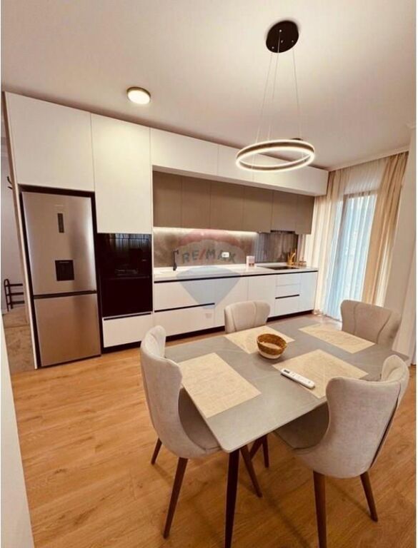 Jepet me qira apartament 2+1+2 te Rruga e Durresit