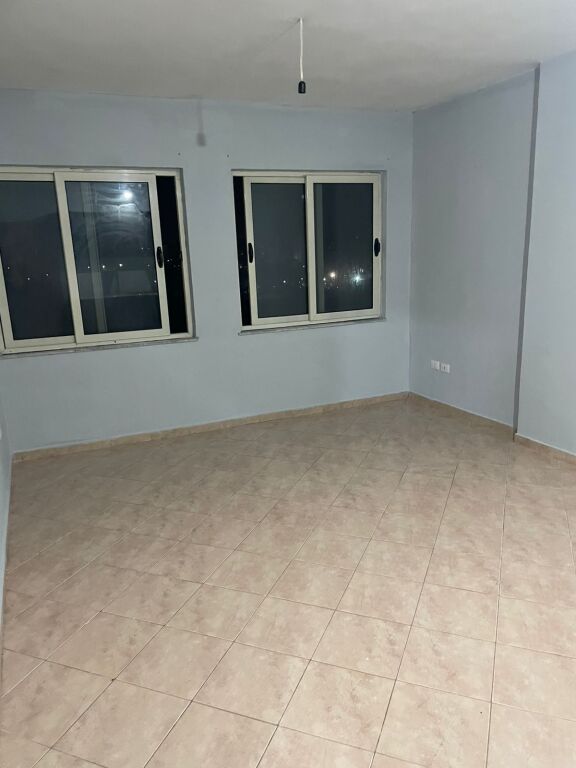 Jepet  me qera apartament  1+1 në Yzberisht