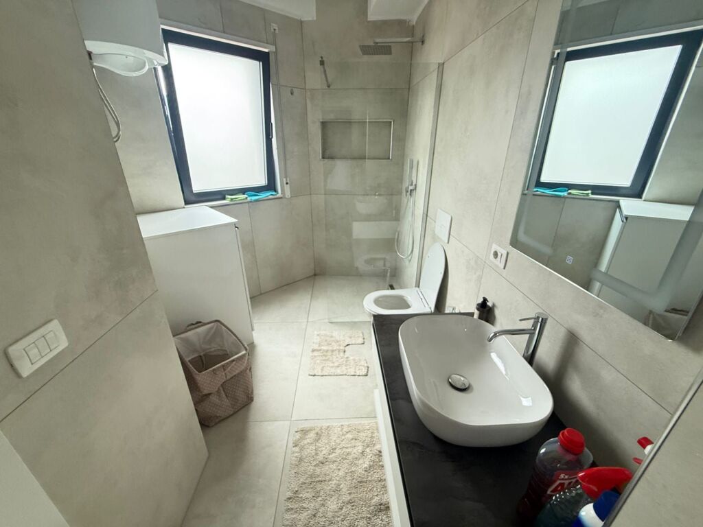 Apartament Me Qera 2+1 tek Rruga e Durresit (ID B2201861) Tirane