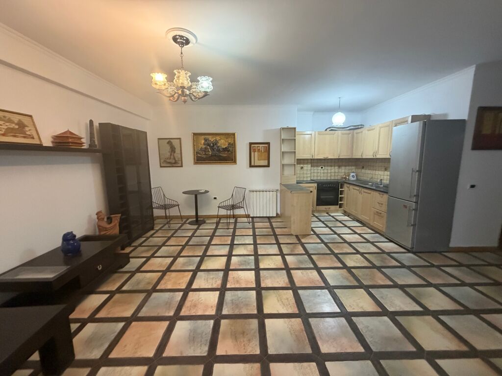 2*1,per zyra ose banim,te komune e parisit,500 euro