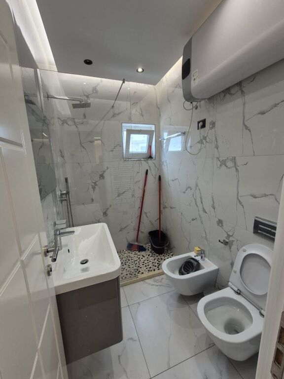 Apartament 2+1 me qira tek Fusha e Aviacionit!