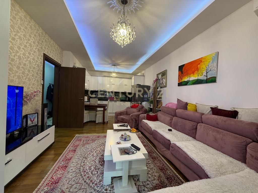 Apartament 2+1+2 per shitje tek 5-Maji