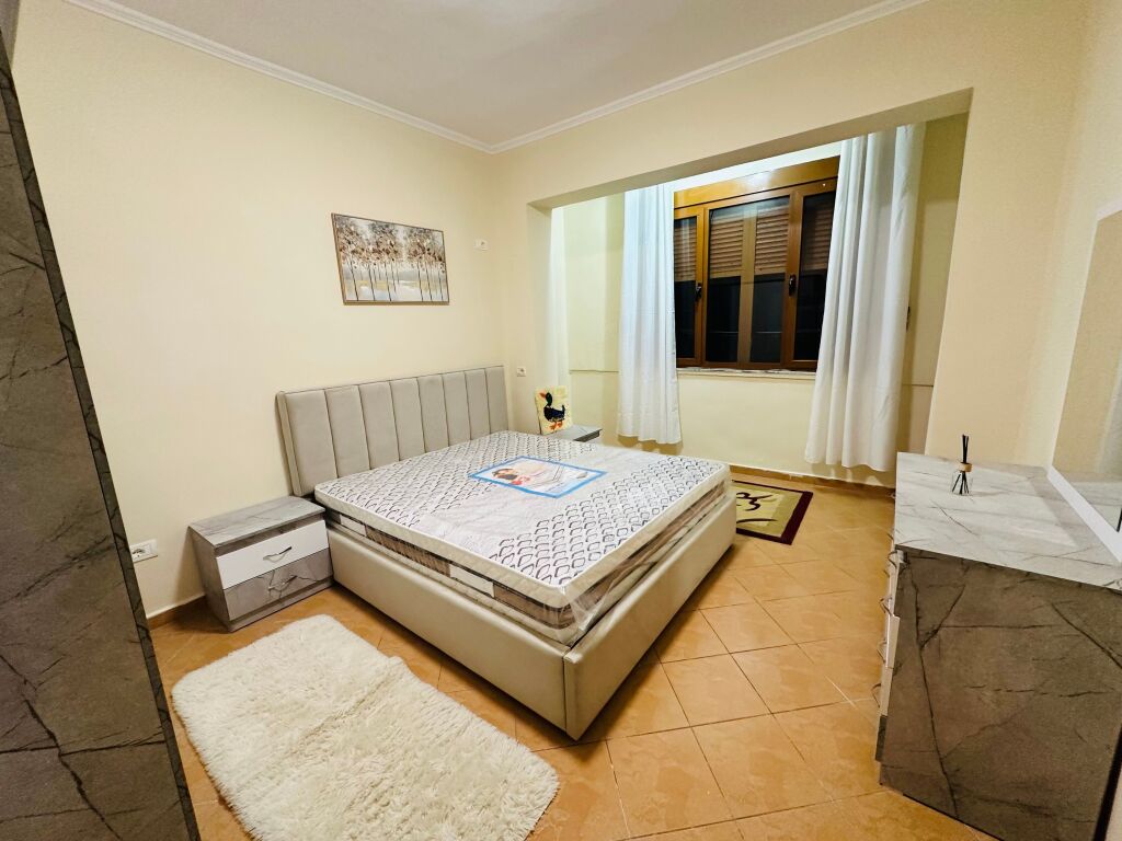 Jepet Me Qera Apartament 1+1+1 Ballkon