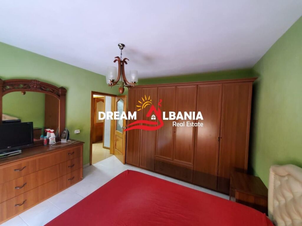 Shitet Apartament 3+1+2WC tek 21 Dhjetori, Prane Kryqezimit (ID 4139191)
