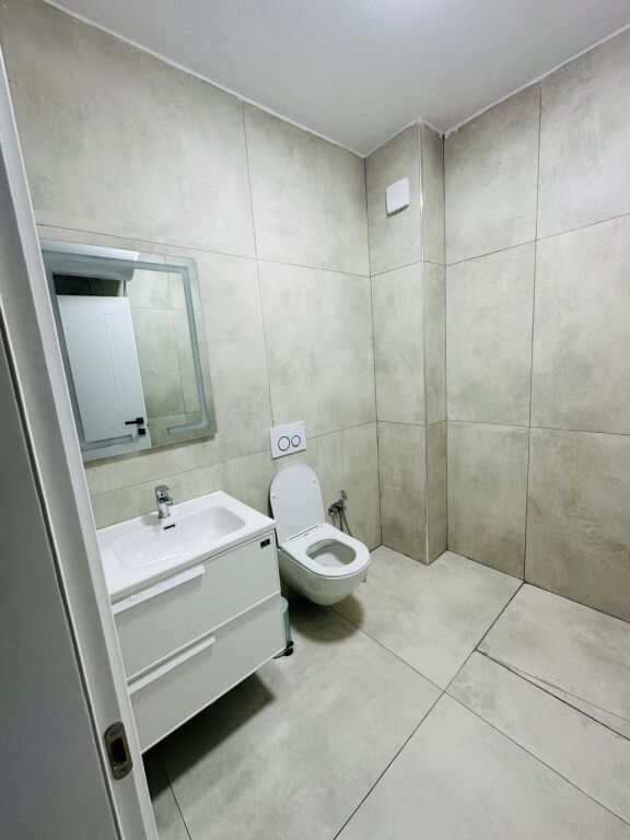 Apartament me qera tek rruga e durresit 2+1+2