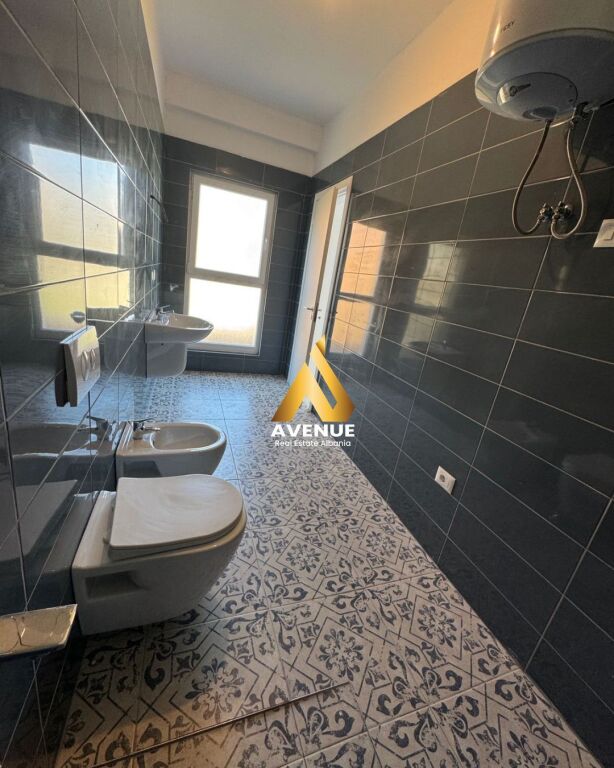 APARTAMENT ME QERA – Tek Rruga Dritan Hoxha, pranë Universiteti Mesdhetar i Shqipërisë, Laprake, Tirane