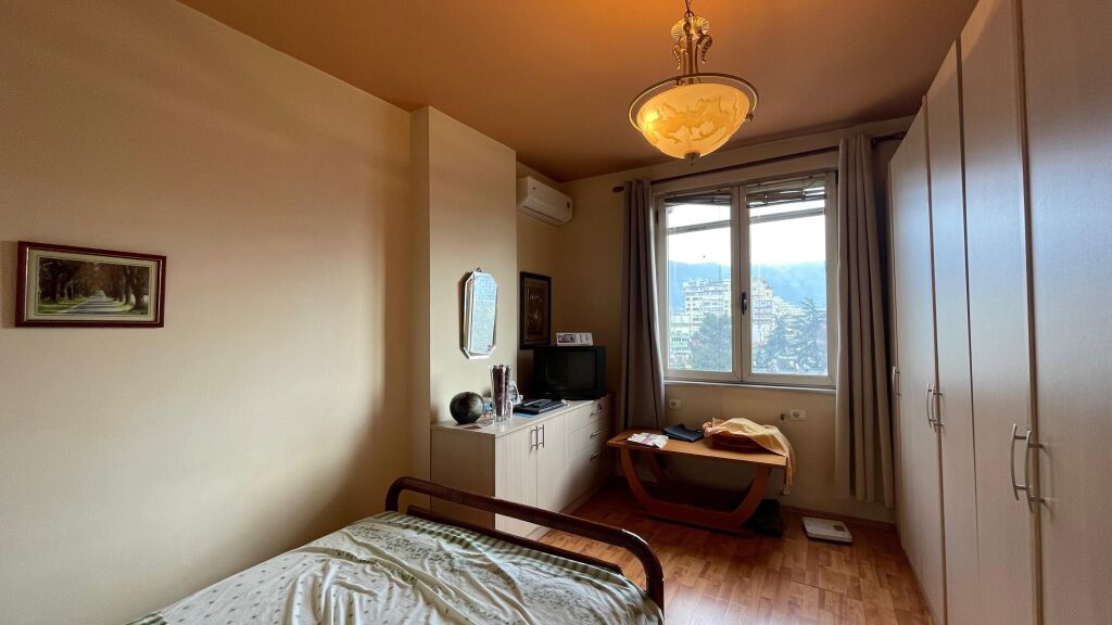 Myslym Shyri prane Drejtorise se Policis jepet me qera apartament 2+1+2,i mobiluar 85,000Leke