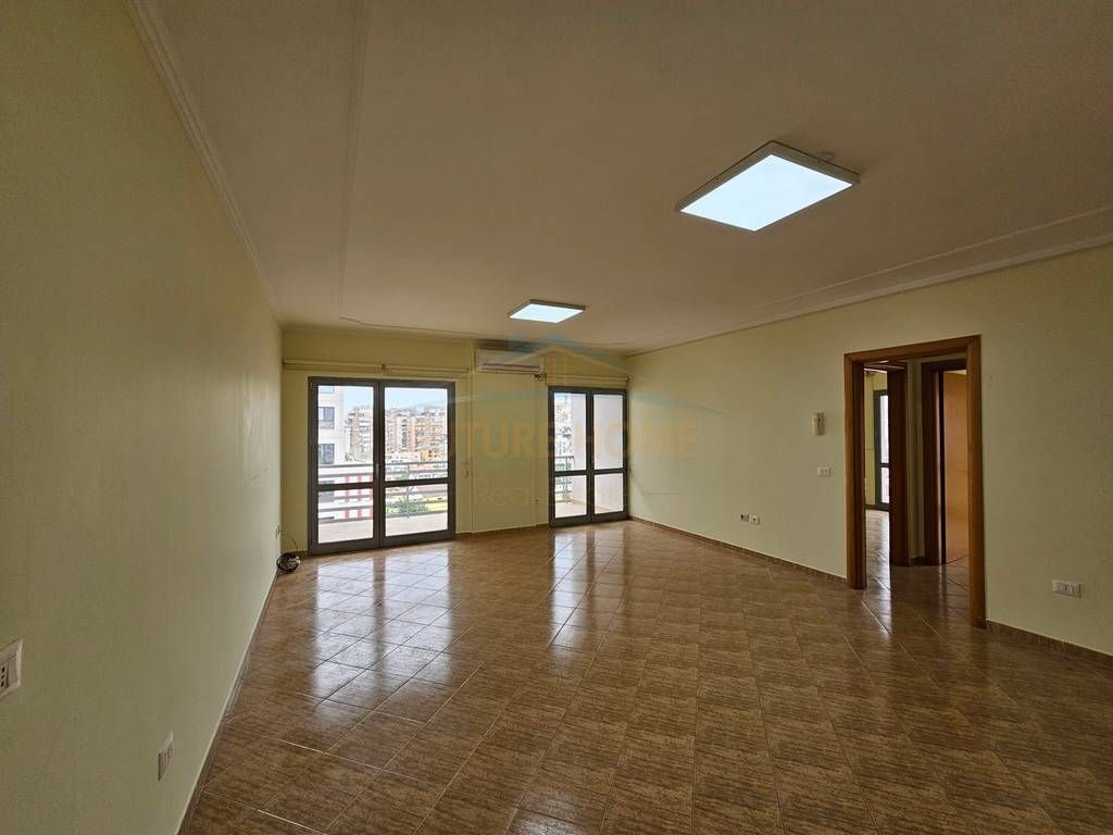 Affitto, Locale Commerciale, Zogu i Zi, Tirane.