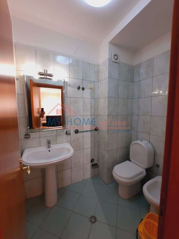 Apartment 2+1+parking space for rent at the Zoological Garden in Tirana