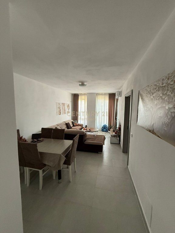 VENDIAMO APPARTAMENTO 2+1+2 ALLA FINE DELLA STRADA 5 MAJI 140.000 € Sup. Totale  100m2