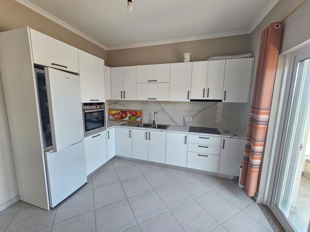 JEPET ME QERA SUPER APARTAMENT 2+1 I MOBILUAR  NE ISH KËNETË DURRËS