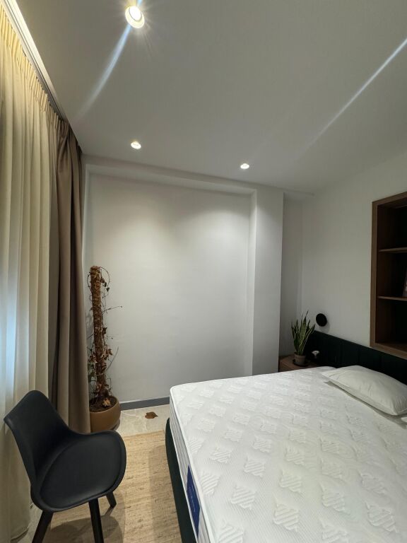Apartament 1+1 per qera Prane Ambasades Amerikane !