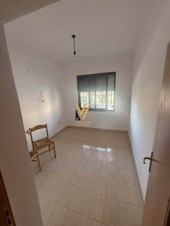 BUSINESS PREMISES FOR RENT 70 M2 ON BARDHYL STREET 60,000 LEKE