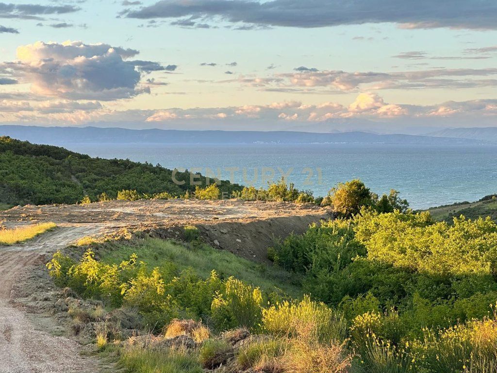 TERRENO IN VENDITA CON VISTA MARE SUL LUNGOMARE, CAPO RODONI 13.500 m²