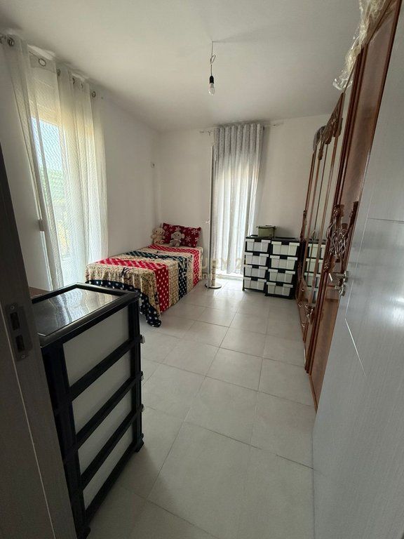 VENDIAMO APPARTAMENTO 2+1+2 ALLA FINE DELLA STRADA 5 MAJI 140.000 € Sup. Totale  100m2