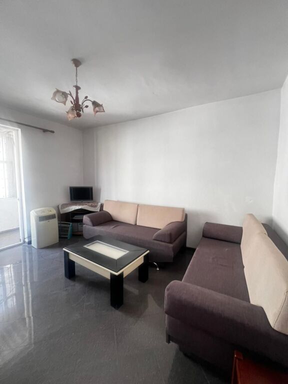 JEPET ME QERA APARTAMENT 1+1 PRANE SHKOLLES QEMAL MICI, DURRES