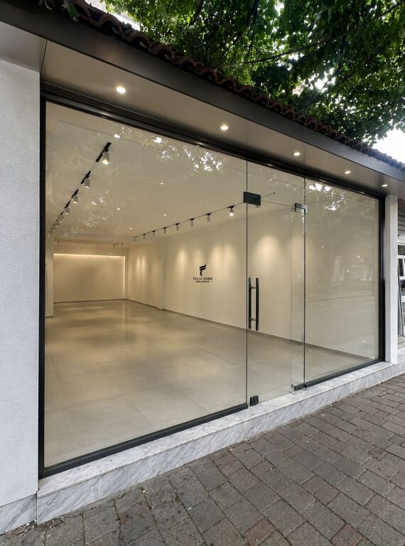 NEGOZIO IN AFFITTO 50 M2 VIA BARDHYL 80.000 LEKE FH-73318