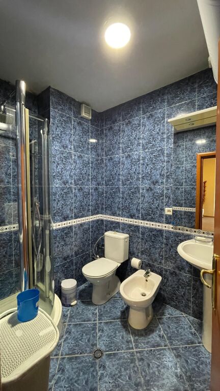 Myslym Shyri prane Drejtorise se Policis jepet me qera apartament 2+1+2,i mobiluar 85,000Leke