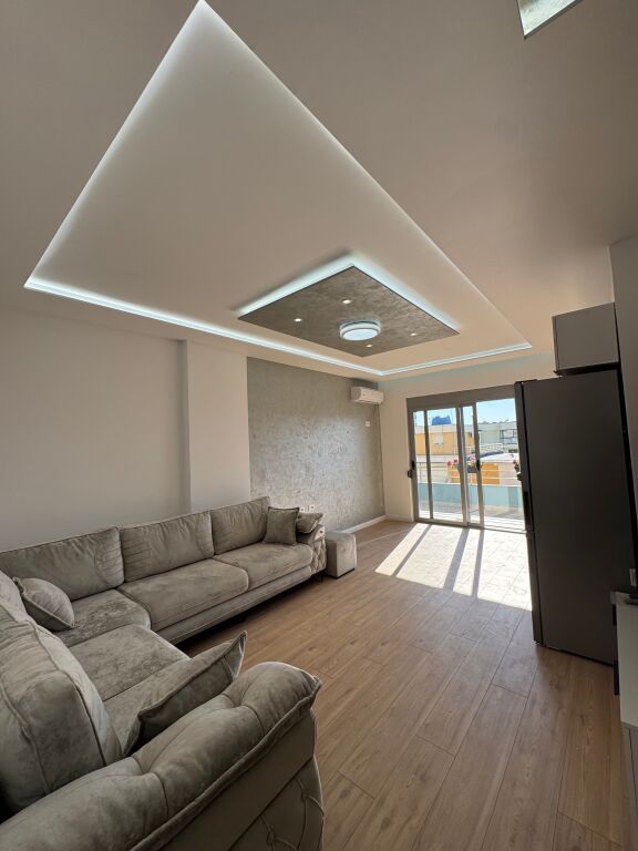 Vendesi Appartamento 2+1 Lungomare Vlore