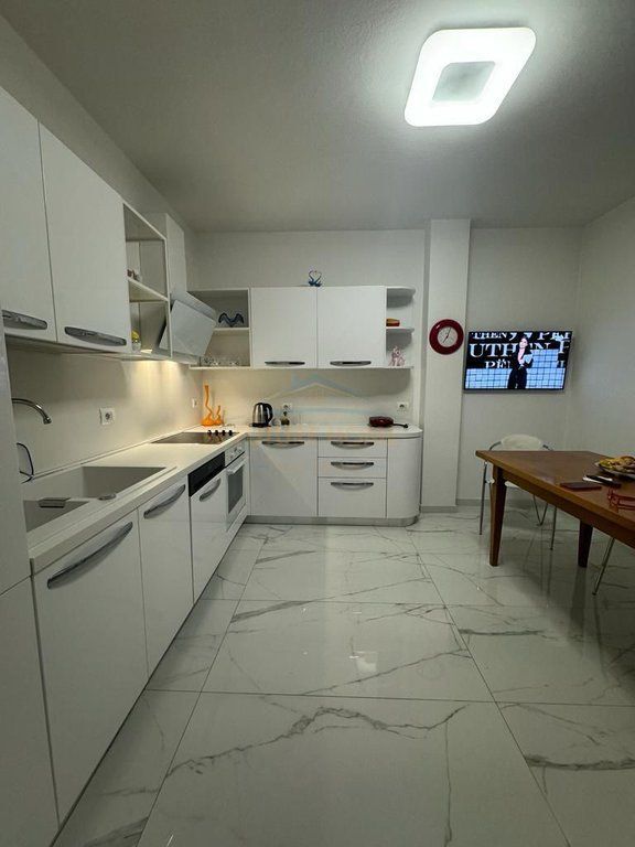 Affitto,Appartamento 3+1+2,Via Elbasan