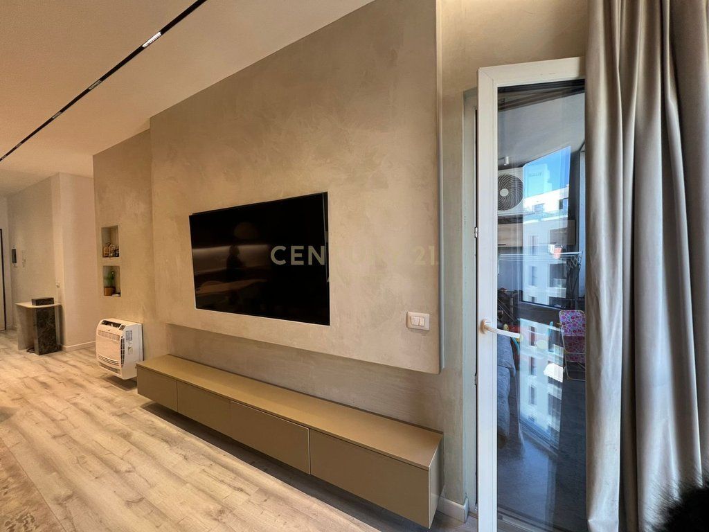 VENDIAMO APPARTAMENTO 2+1 PRESSO EMERALD CENTER