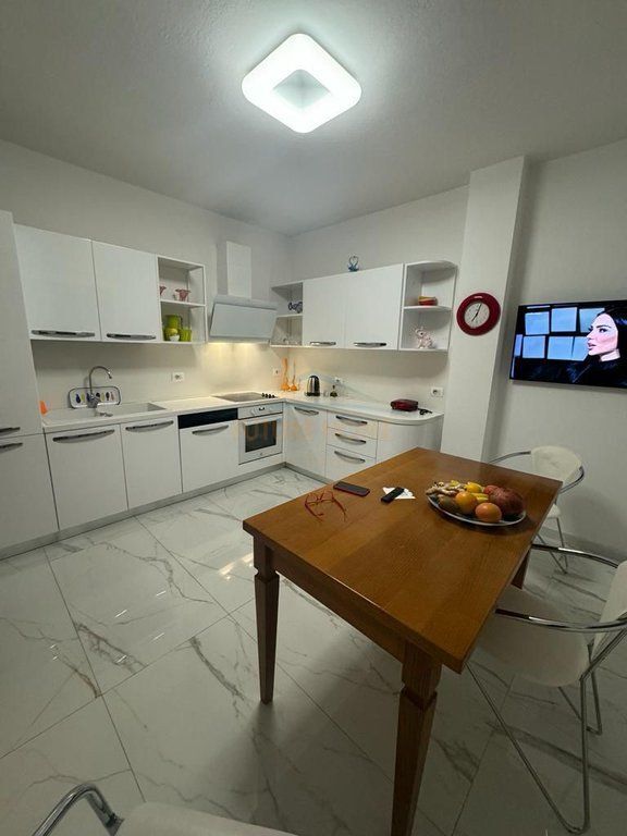 Affitto,Appartamento 3+1+2,Via Elbasan