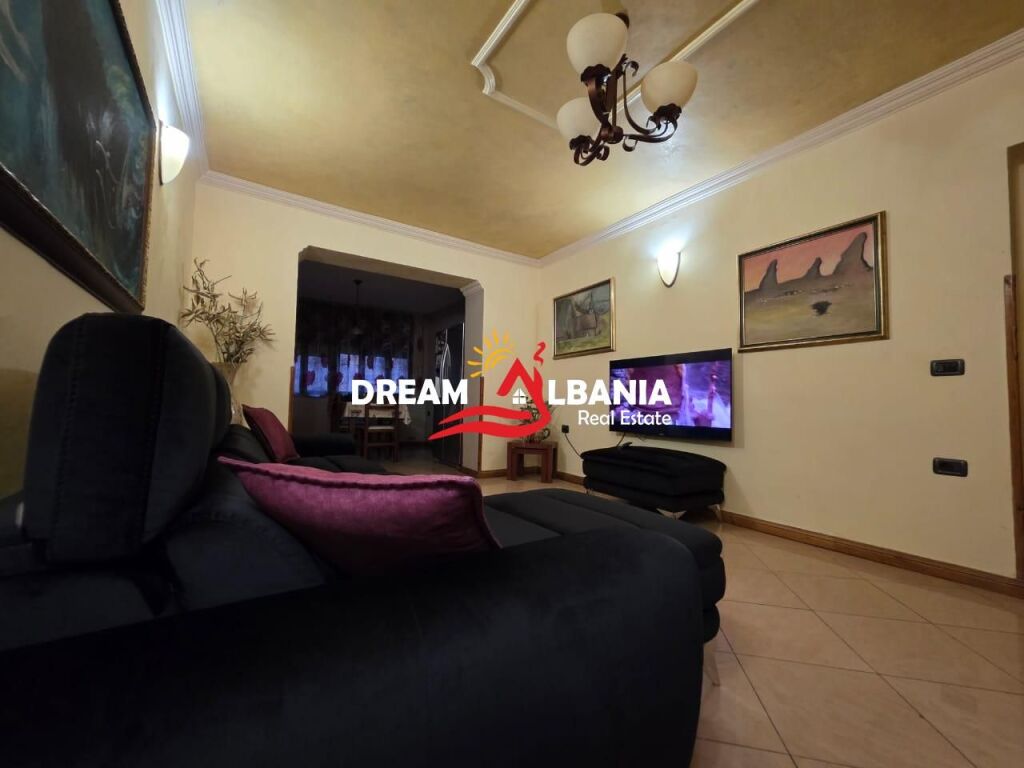 Shitet Apartament 3+1+2WC tek 21 Dhjetori, Prane Kryqezimit (ID 4139191)