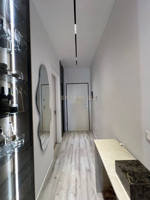 VENDIAMO APPARTAMENTO 2+1 PRESSO EMERALD CENTER