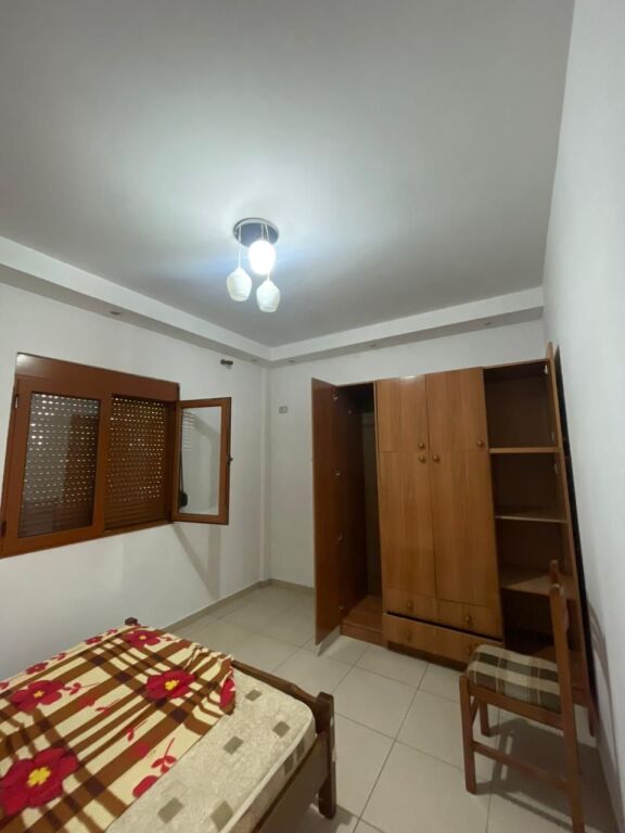 Rent | Shtëpi Private 2 + 1 | Stacioni I Trenit | 300 €/month
