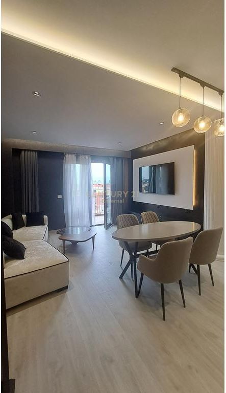 Apartament luksoz 2+1 per qira tek Garden Building