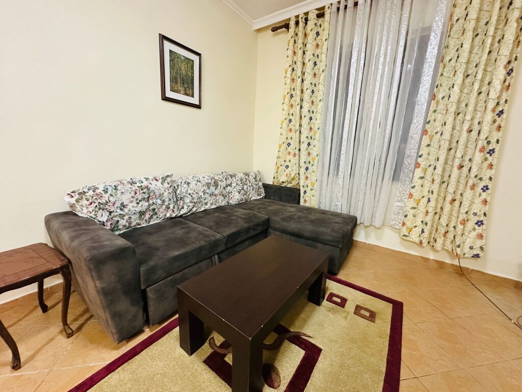 Jepet Me Qera Apartament 1+1+1 Ballkon