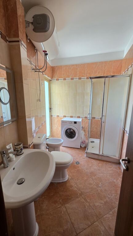 Ne Vlore, Ne Lungomare Shitet Apartament 2+1 Me Pamje Nga Deti!