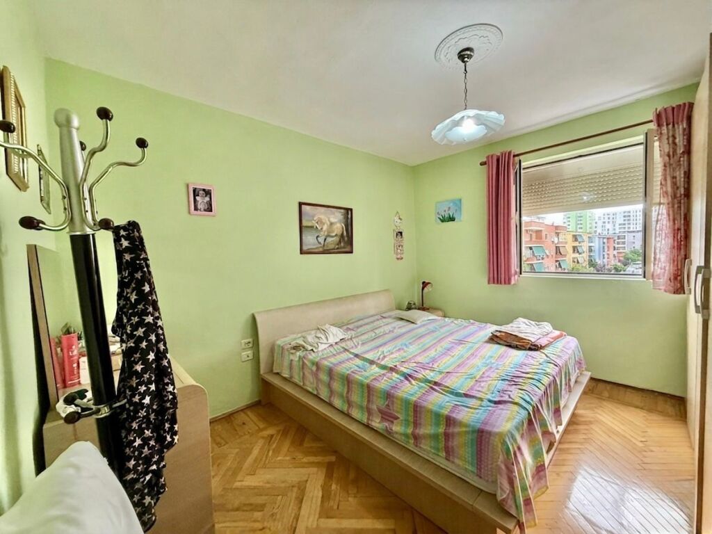 Myslym shyri, 2+1+2 per shitje, super cmim!
