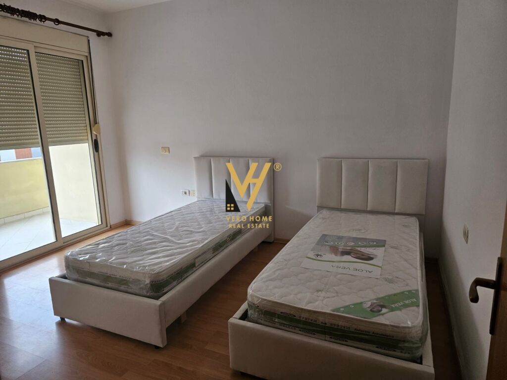 JEPET APARTAMENT 2+1+2+BLK ME QERA TE FABRIKA E MIELLIT 550 EURO