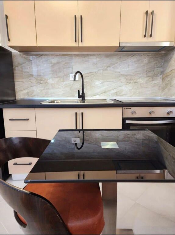 Qera | Apartament 1 + 1 | Rruga 5 Maji | 450 €/muaj