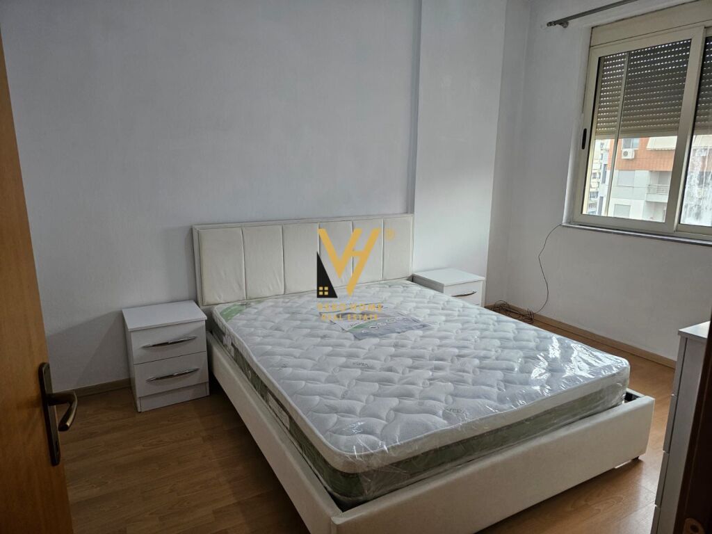 JEPET APARTAMENT 2+1+2+BLK ME QERA TE FABRIKA E MIELLIT 550 EURO