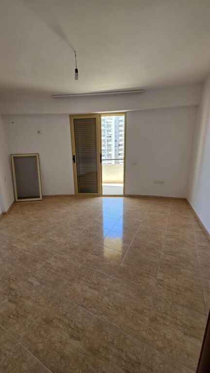 Ne Vlore, Ne Lungomare Shitet Apartament 2+1 Me Pamje Nga Deti!
