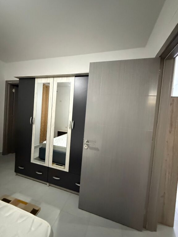 Qera | Apartament 2 + 1+2| Rruga 5 Maji | 600 €/muaj