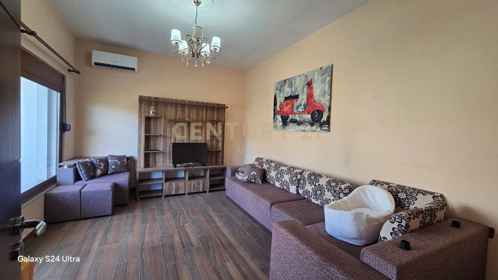 Vila 3-katëshe për shitje në Durrës, !!