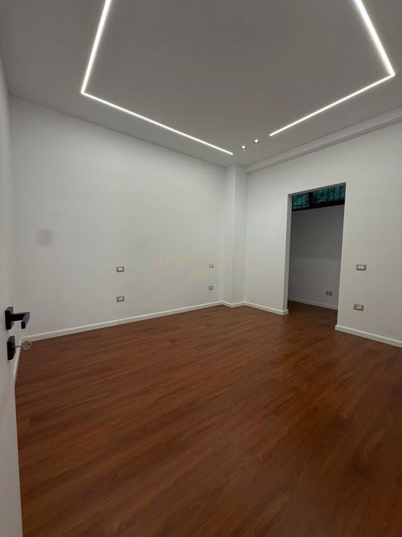 IN VENDITA APPARTAMENTO 2+1+2 BAGNI E VERANDA, SEFER EFENDIU, DURRËS!