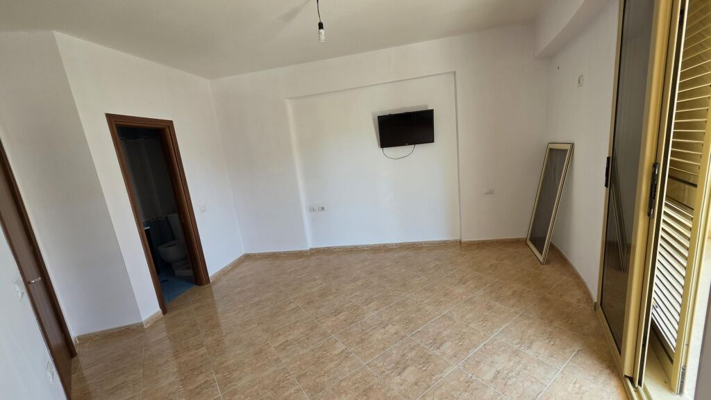 Ne Vlore, Ne Lungomare Shitet Apartament 2+1 Me Pamje Nga Deti!