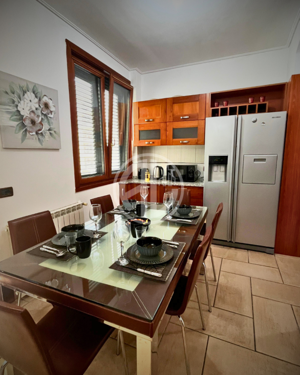 Jepet me Qira – Apartament 2+1+2 në Vollga, pranë Sfinksit