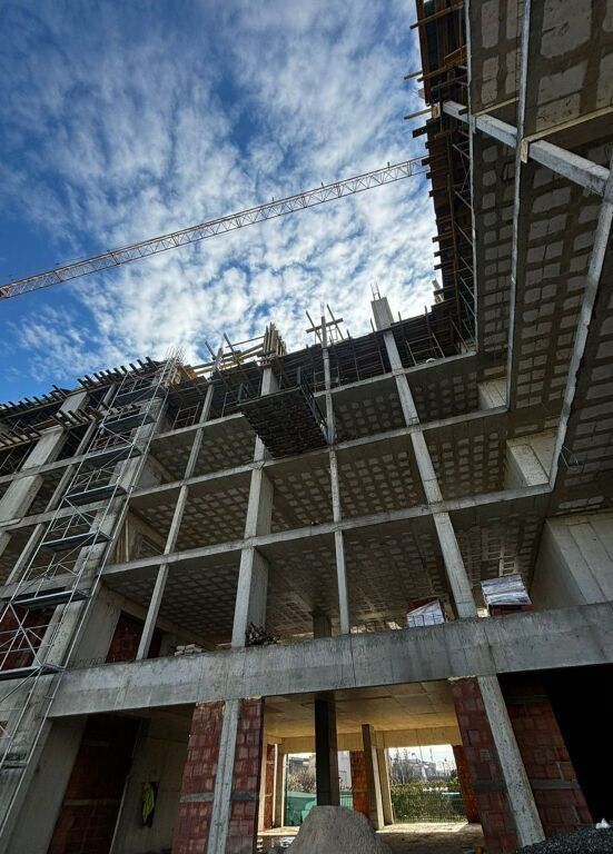 Appartamento 1+1 in vendita in una zona in sviluppo con facile accesso, ideale per abitare o investimento.