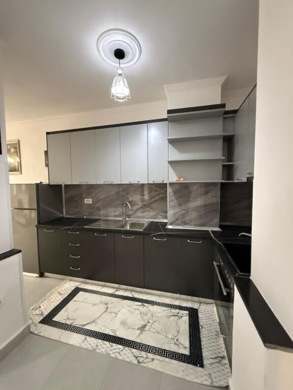 Qera | Apartament 2 + 1+2 | Rruga 5 Maji | 600 €/muaj